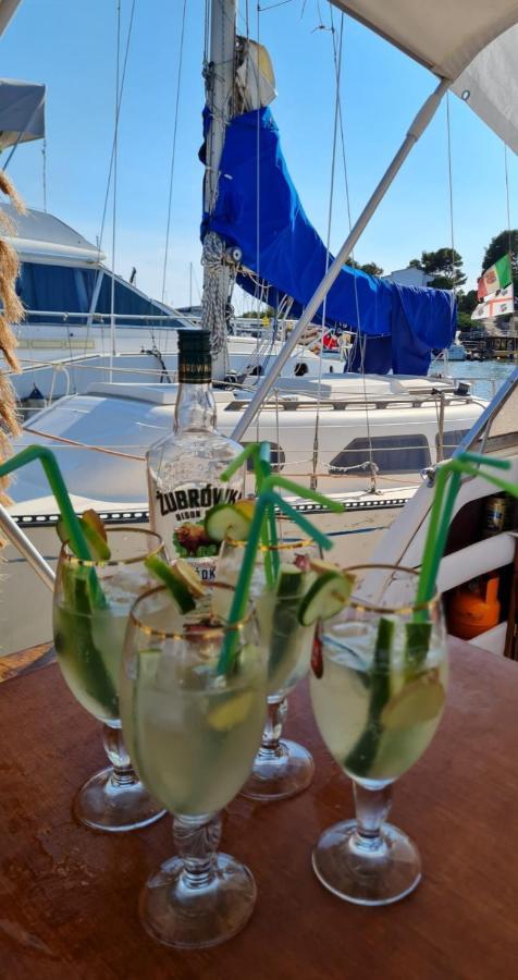 Lupa - La Flotta Di Willy Gio Hotel Alghero Kültér fotó
