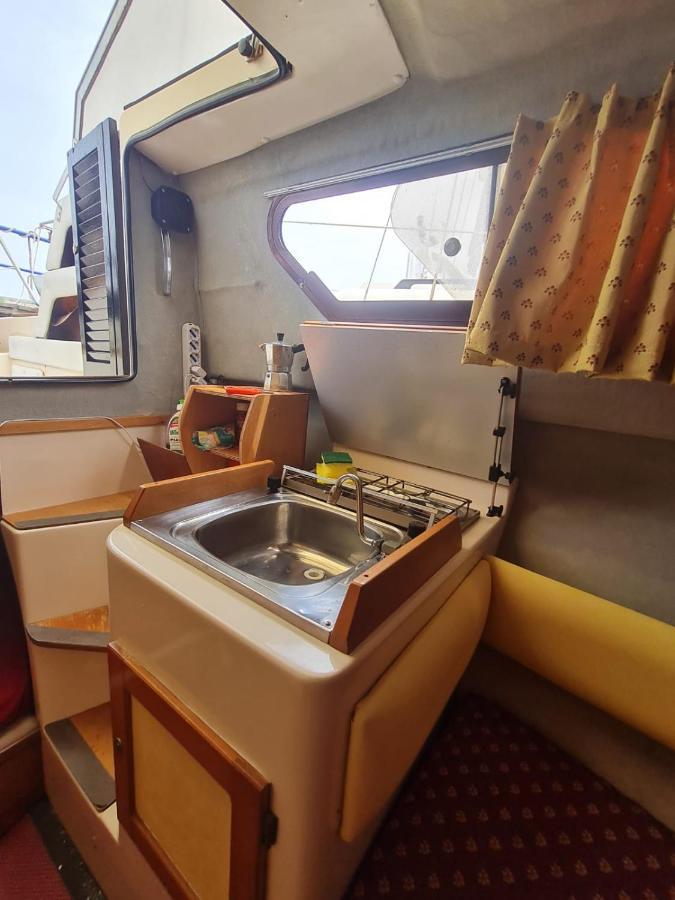 Lupa - La Flotta Di Willy Gio Hotel Alghero Kültér fotó